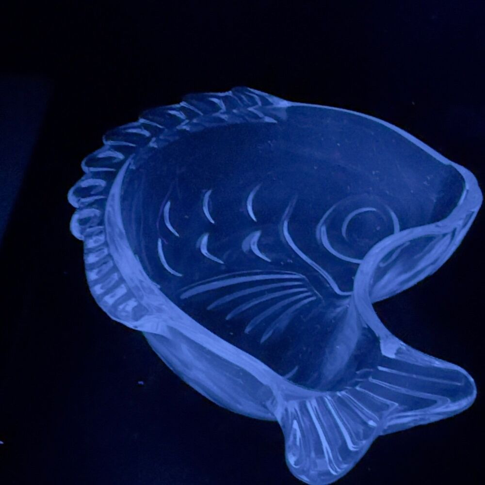 VTG UV React Clear Pressed Glass Fish Dish Trinket Bowl Candy Soap Tray 6"